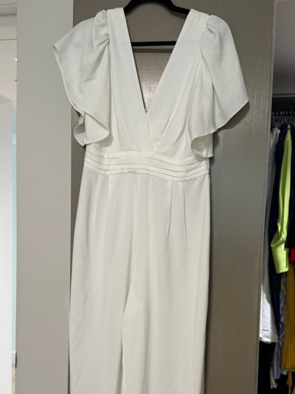 WayF Maxi White Short Sleeve Vneck Dress Size M